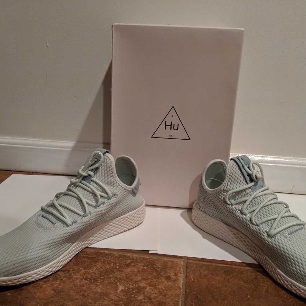 NEW Adidas Pharell tactile green size 10 mens